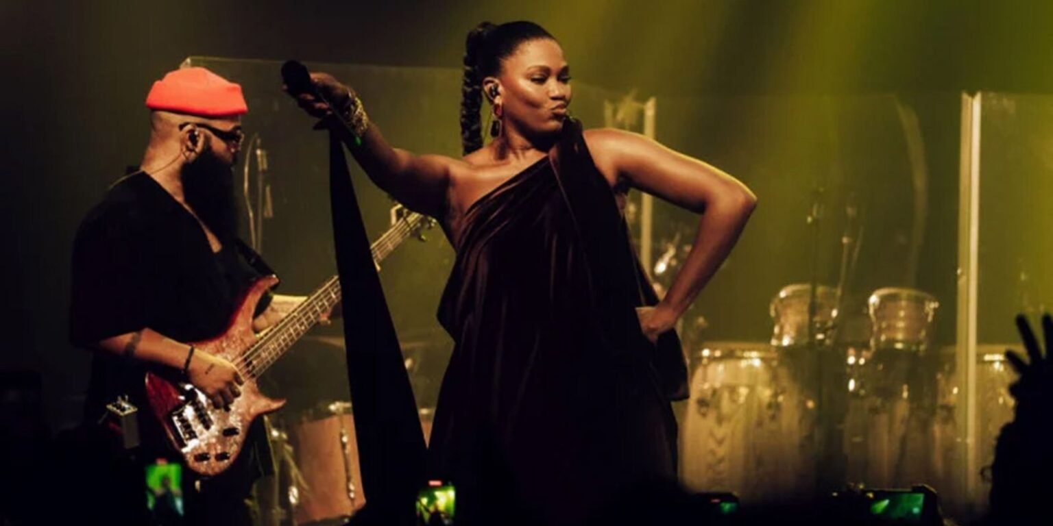 1 luedji luna canta sade 02 foto camomila producoes 11179114