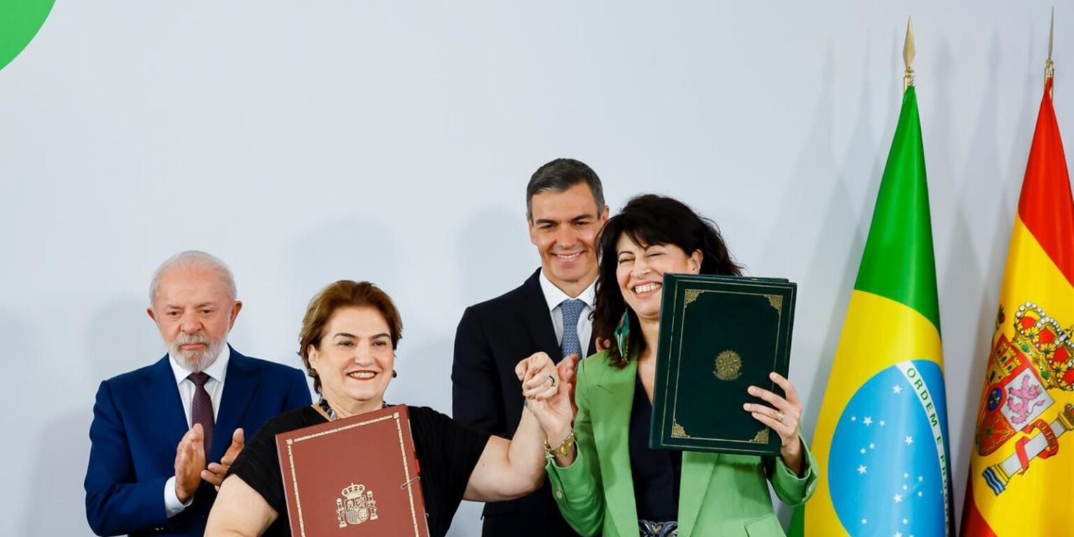 55212994026 1b54f8ce1e o