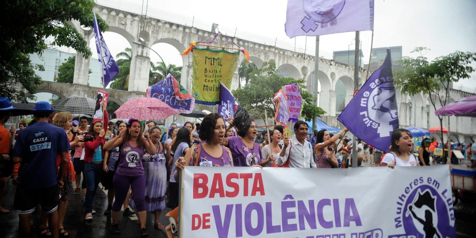 Violência sexual aumenta riscos cardiovasculares em mulheres 906687 manifestaC3A7C3A3o mulheres violC3AAncia0376