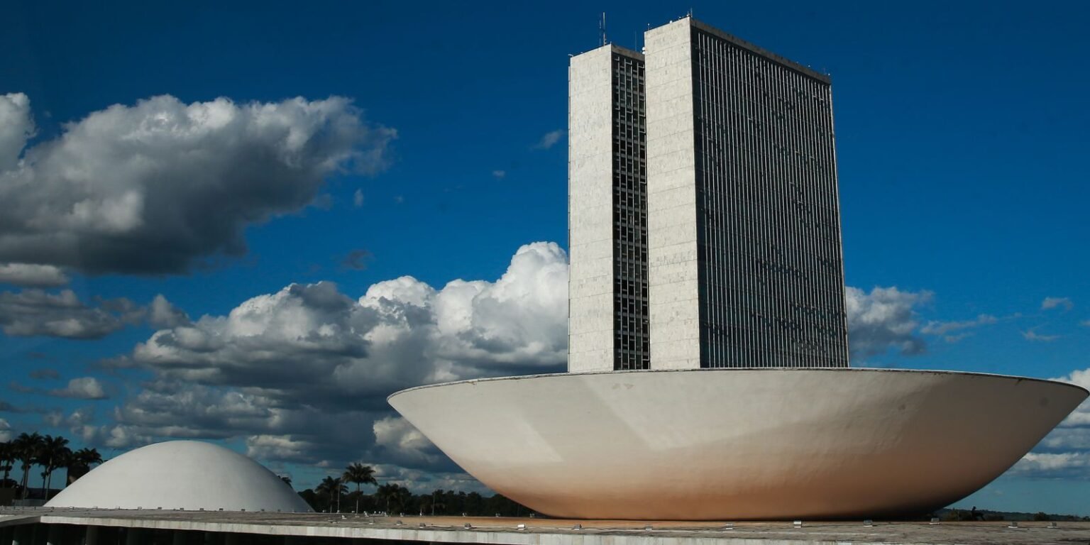 Frente Ambientalista lança plano para orientar agenda do Congresso monumentos brasilia cupula plenario da camara dos deputados3103201341