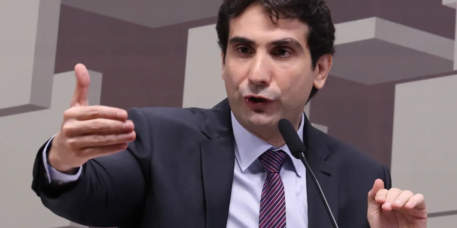 Galípolo descreve ação do Master que chamou atenção do Banco Central 0d9a8704