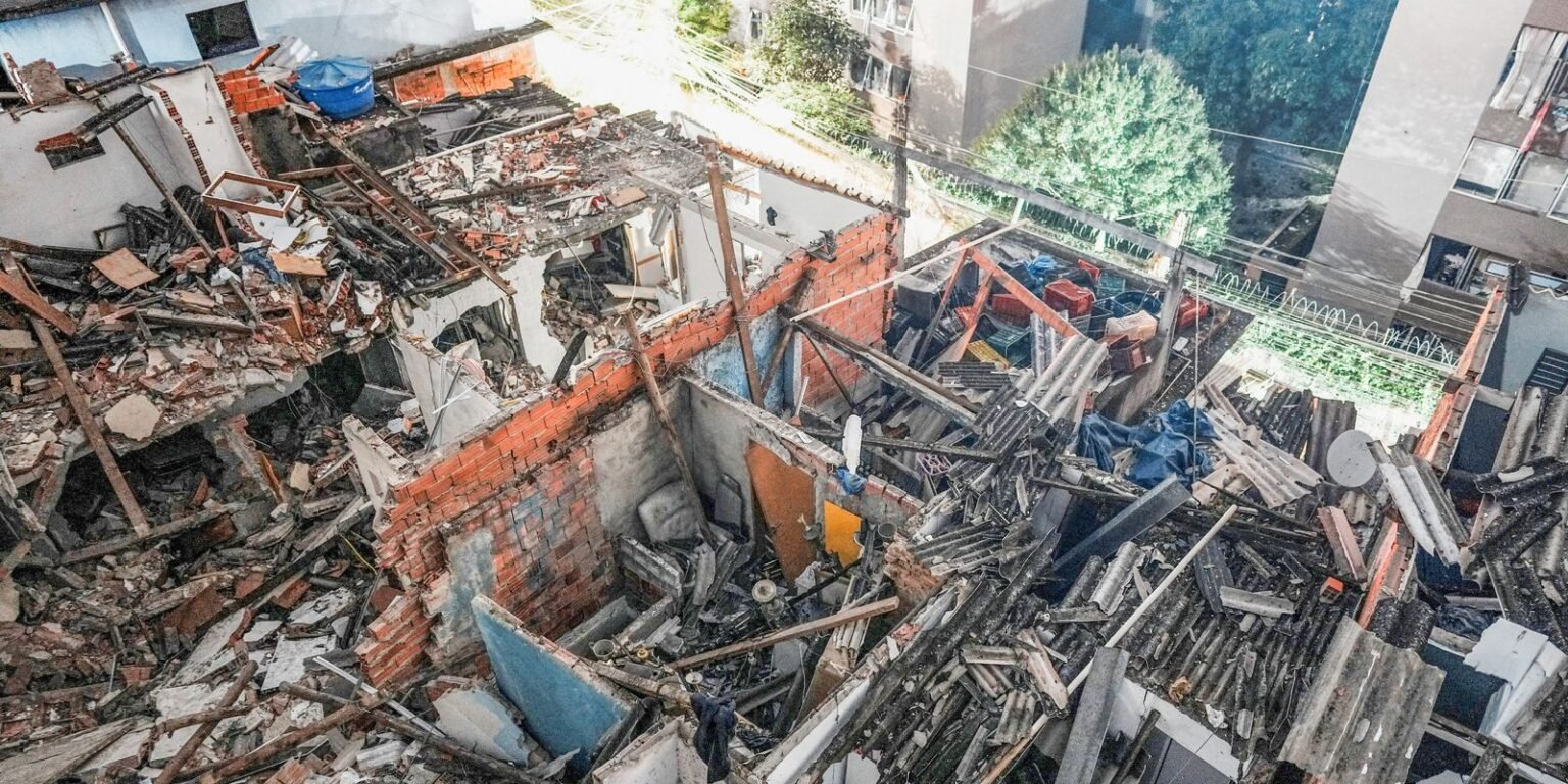 Explosão no Jaguaré: famílias aguardam definições sobre atendimento 2026 05 11t230732z 1849860861 rc2a7lasszlr rtrmadp 3 brazil explosion