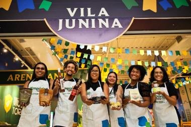 Vila Junina fortalece cooperativas da agricultura familiar e aproxima consumidores da produção baiana Vila20Junina20no20Salvador20Shopping20 20Foto20AndrC3A920frutuC3B4so2028129