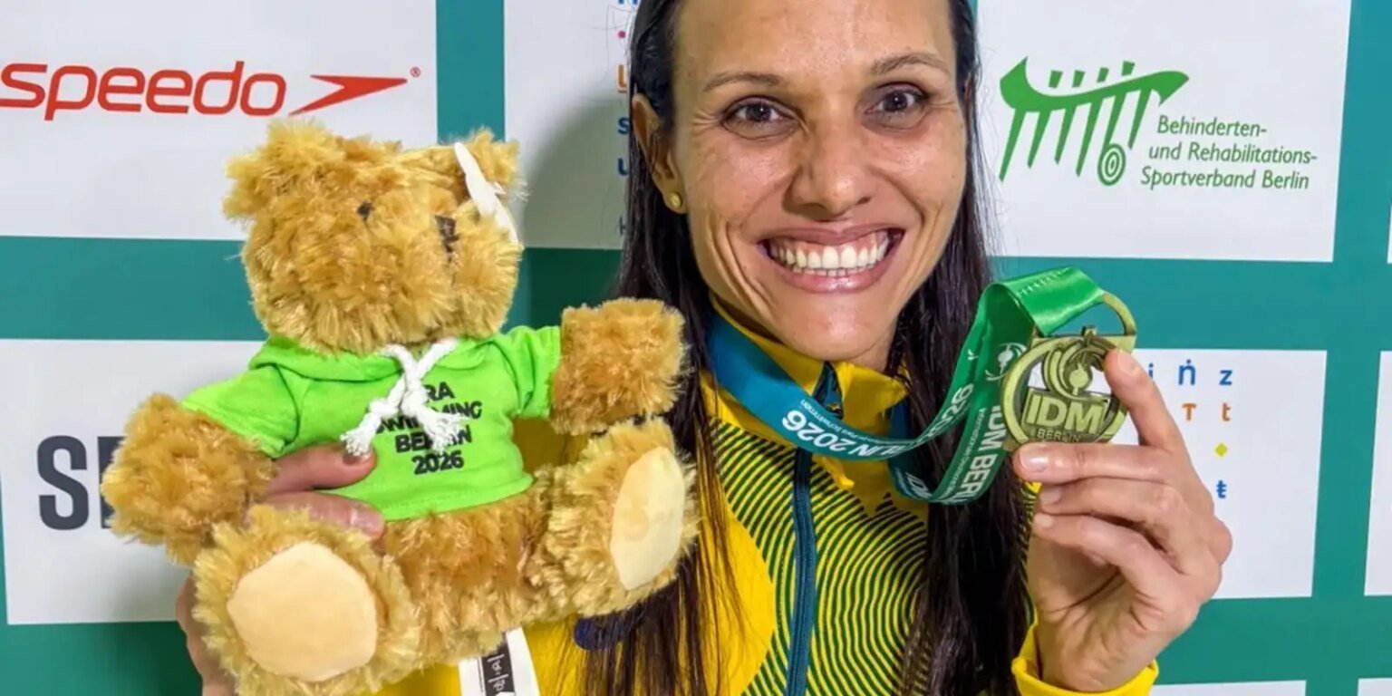 carol medalha internacional natacao 2026
