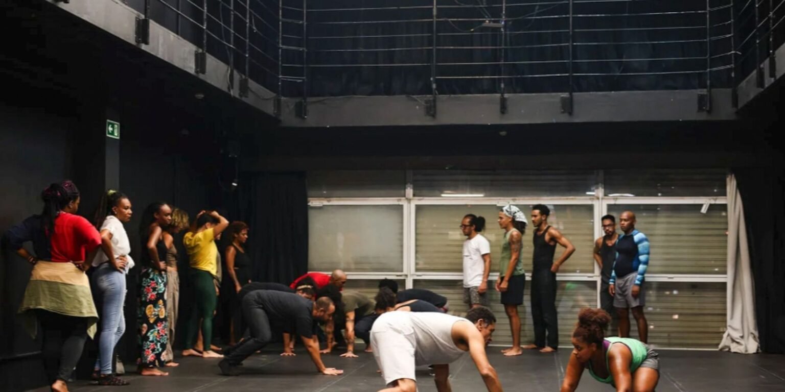 escola superior de teatro