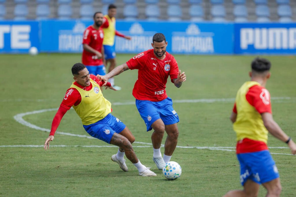 Coritiba x Bahia: veja a provável escalação do Esquadrão para o jogo willian jose treino