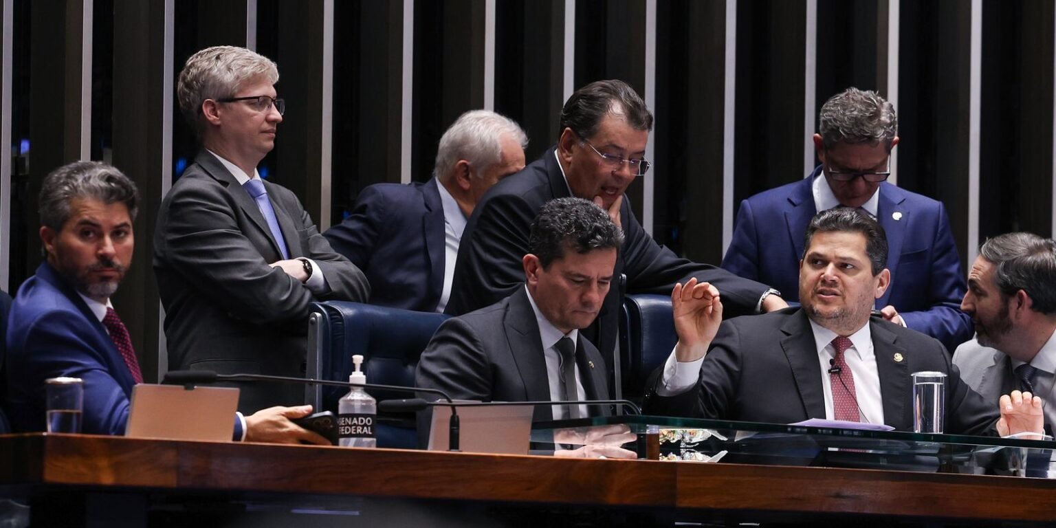 Senado aprova uso do Fundo do Pré-Sal para dívidas do agro 0d9a4186