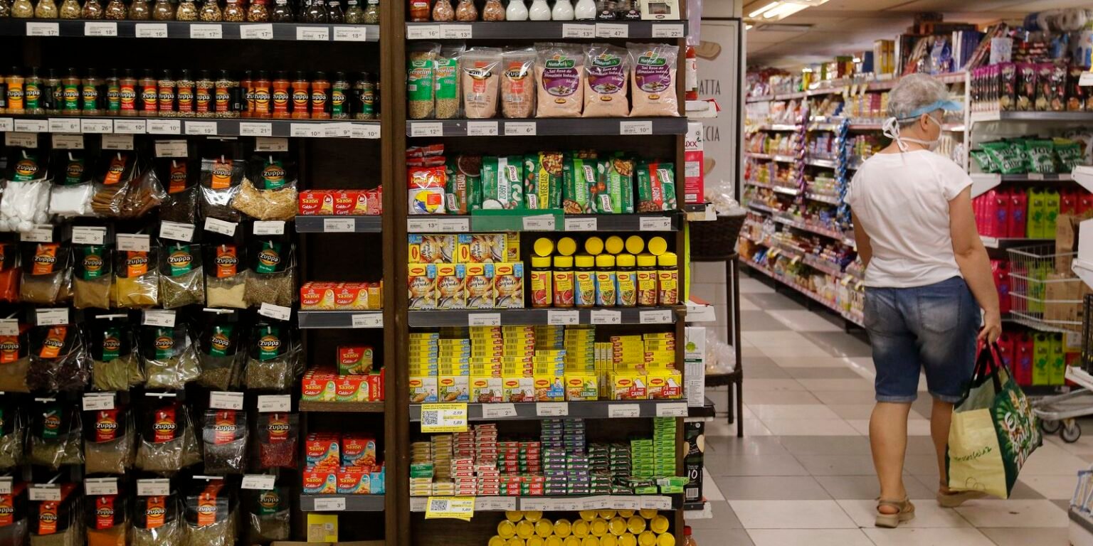 Fabricação de produto alimentício gerou mais emprego em 2024, diz IBGE 20.05.2020.supermercado rio de janeiro 0520203150