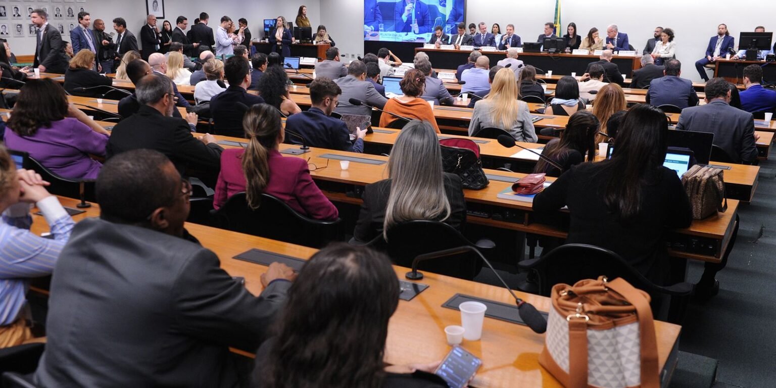 CCJ da Câmara adia análise da PEC da redução da maioridade penal img20260609154304394