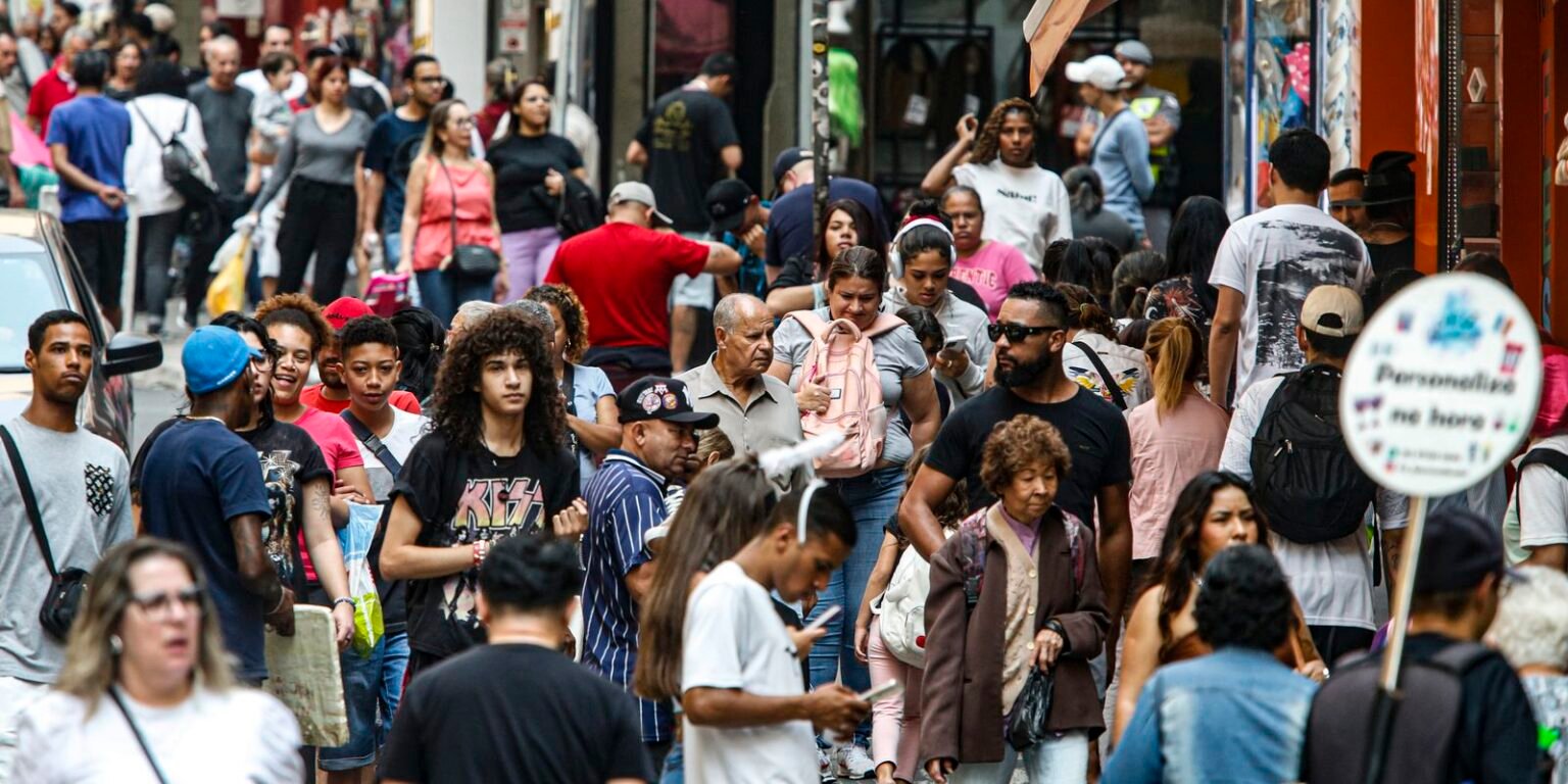 Salários diminuem pobreza em 22 regiões metropolitanas pib 06