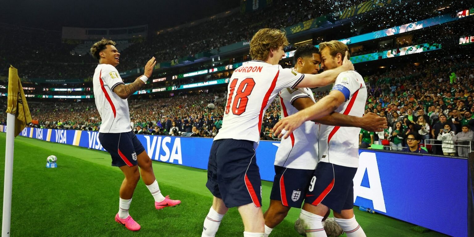 Com um a menos, Inglaterra derruba México no Azteca e segue na Copa 2026 07 06t022901z 1037880808 up1em7606pfdt rtrmadp 3 soccer worldcup mex eng