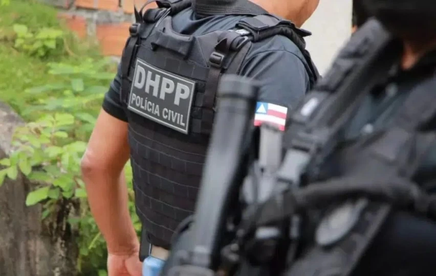 Pai e filho são atacados a golpes de facão após discussão por ligação clandestina de energia no Curuzu DHPP Simoes Filho