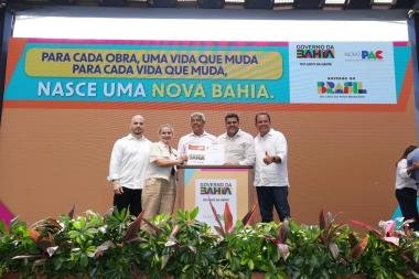 Governo do Estado anuncia pacote de investimentos de cerca de R$ 6 bilhões e autoriza obras que beneficiam mais de 160 municípios baianos Foto20Amanda20ErcC3ADliaGOVBA2028629
