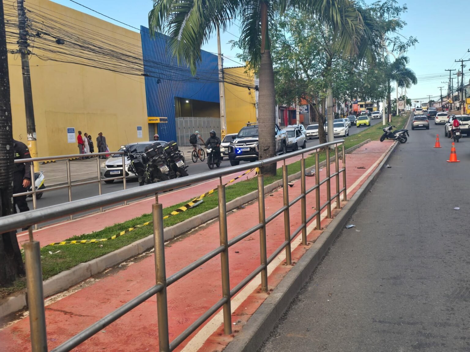 Casal morre após acidente de moto na Avenida Dorival Caymmi, em Itapuã WhatsApp Image 2026 07 17 at 06.43.37