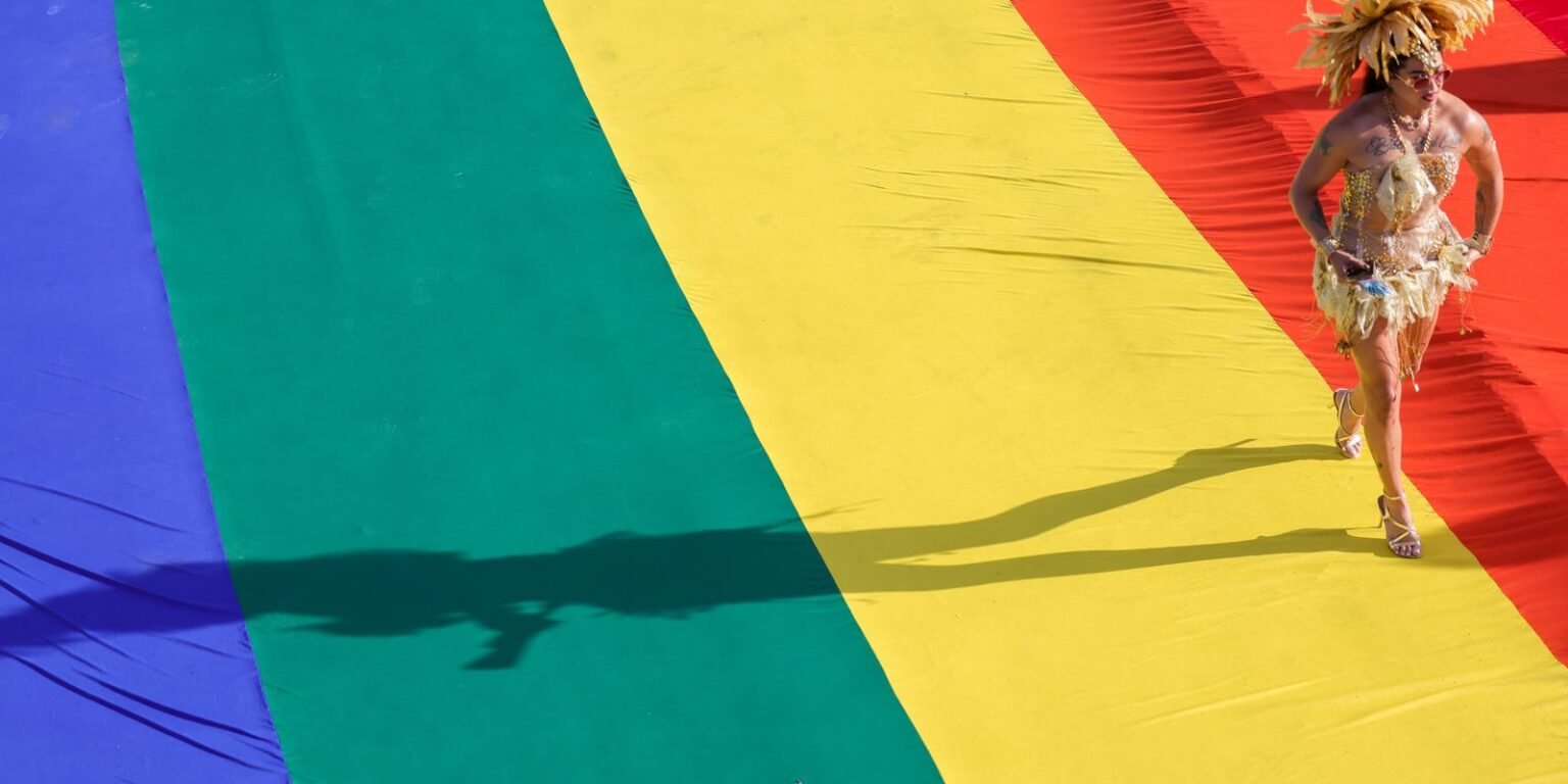 Parada Brasília Orgulho traz campanha do voto contra o preconceito pzzb2446