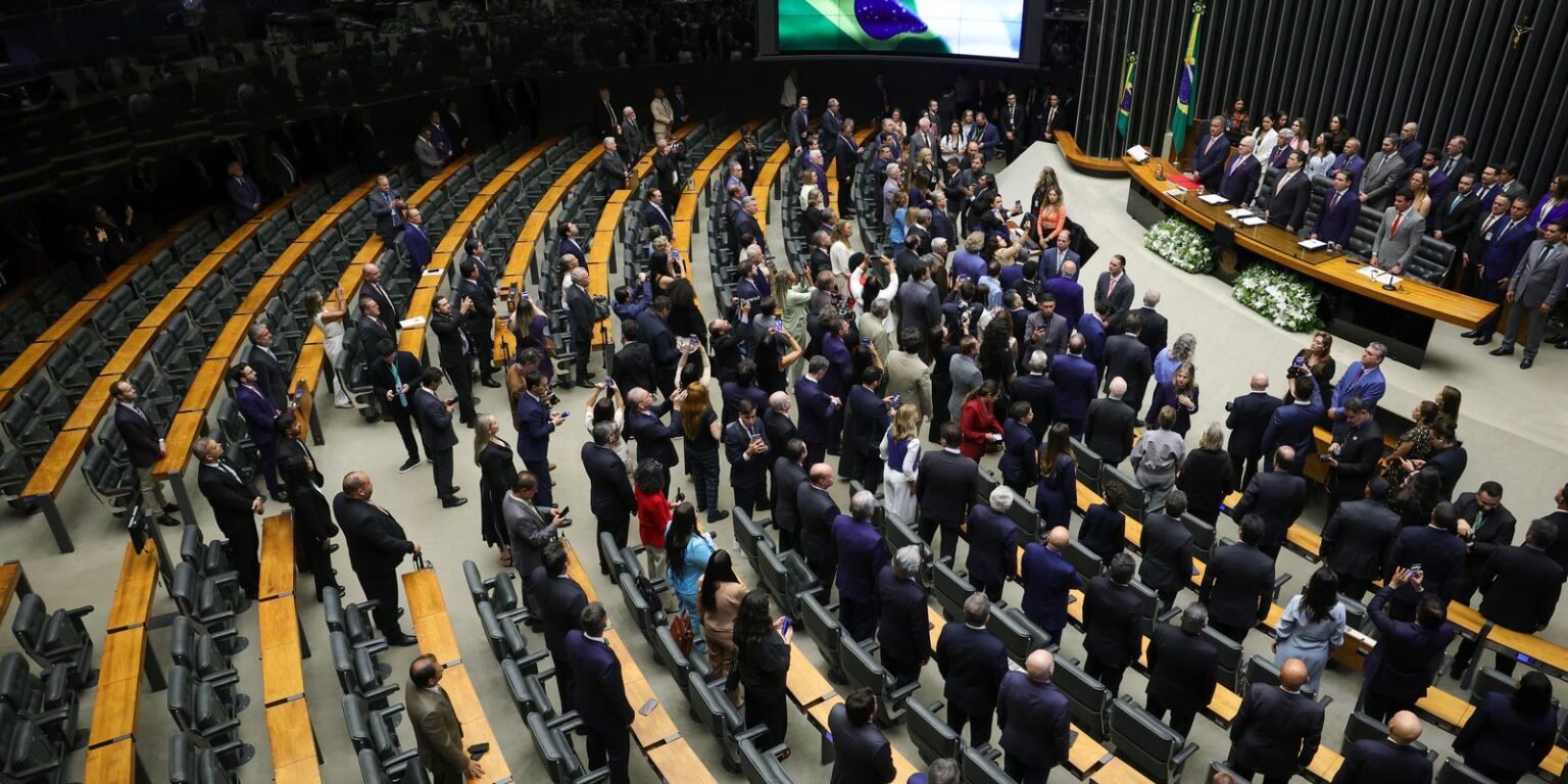 Um terço dos partidos explicou controle de emendas parlamentares pzzb8314