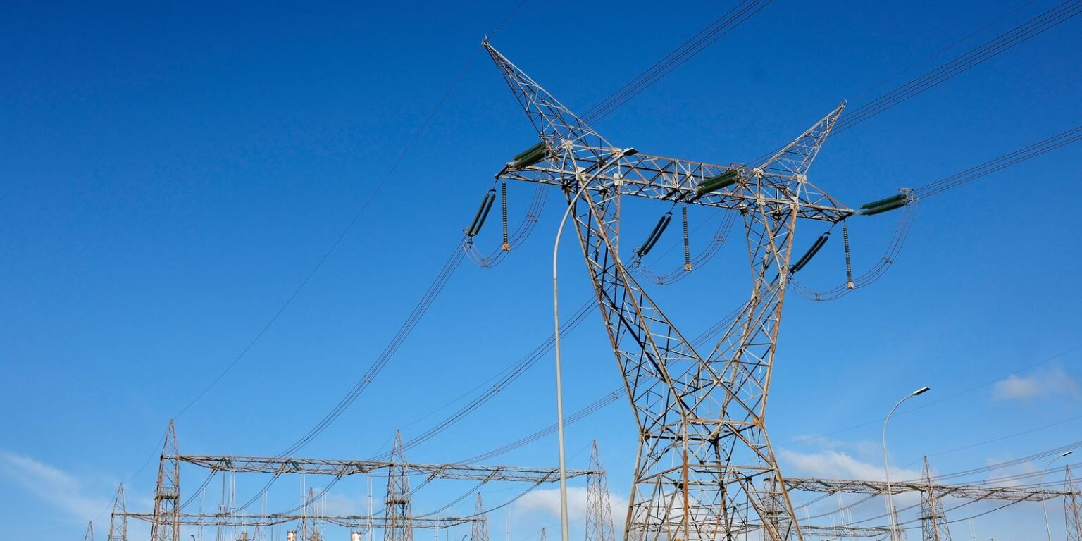 Comitê antecipa geração de energia para evitar impactos do El Niño rbr1067