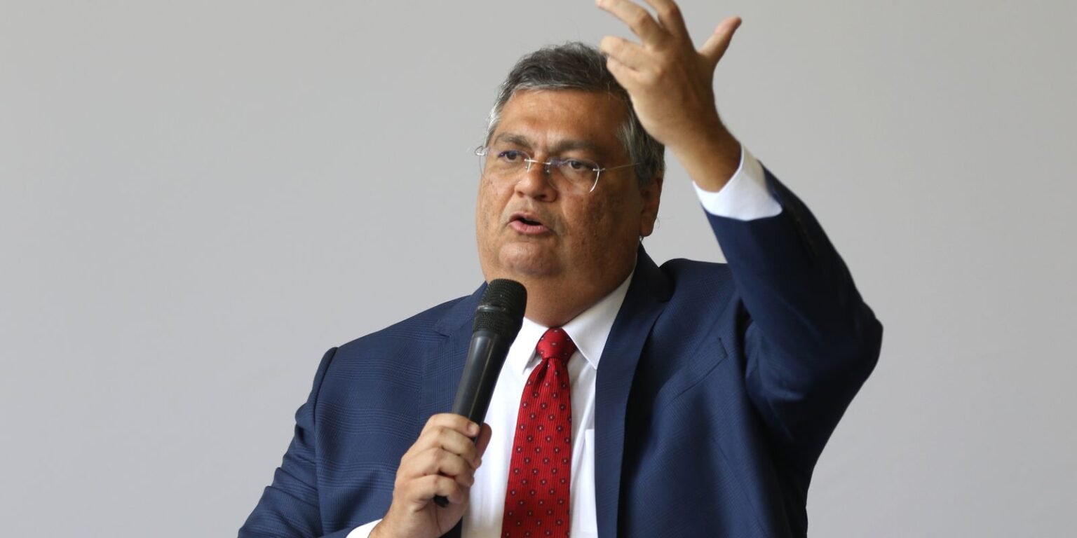 Dino bloqueia R$ 119 milhões de Valdemar por suspeitas em emendas trbr1429