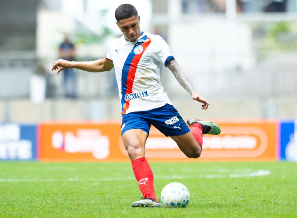Com laterais em recuperação, Zé Guilherme ganhará nova chance em amistoso ze guilherme