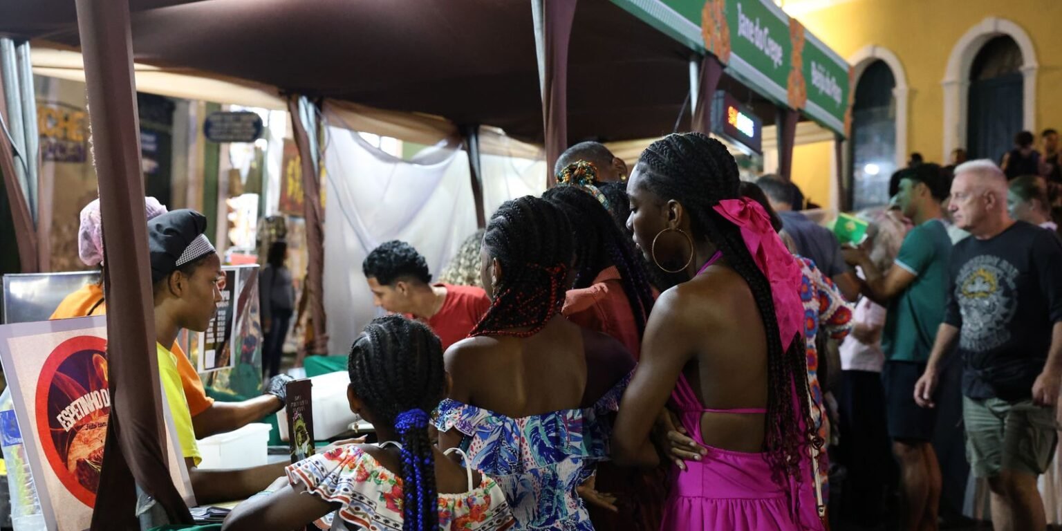 Flipelô começa em Salvador com música, poesia e grande participação 0g0a6530
