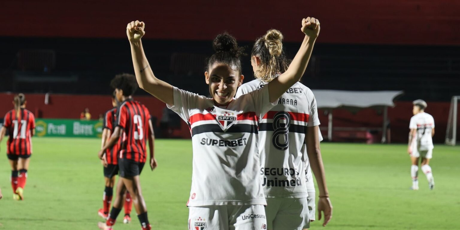 Sao Paulo vence Vitoria e assume lideranca do Brasileirao Feminino