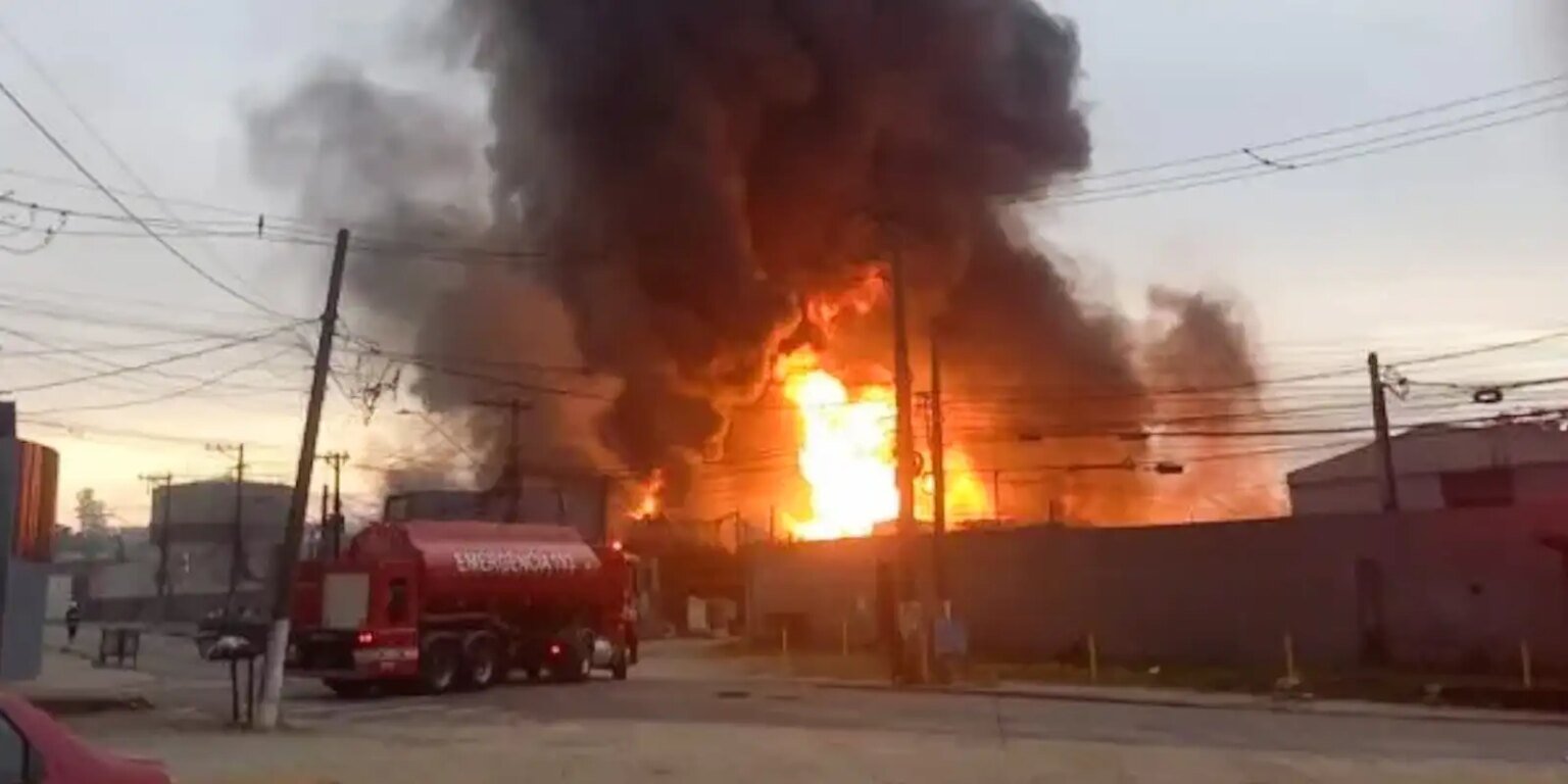 Prefeitura interdita entorno de fábrica atingida por incêndio captura de tela 2026 08 04 as 18.49.01