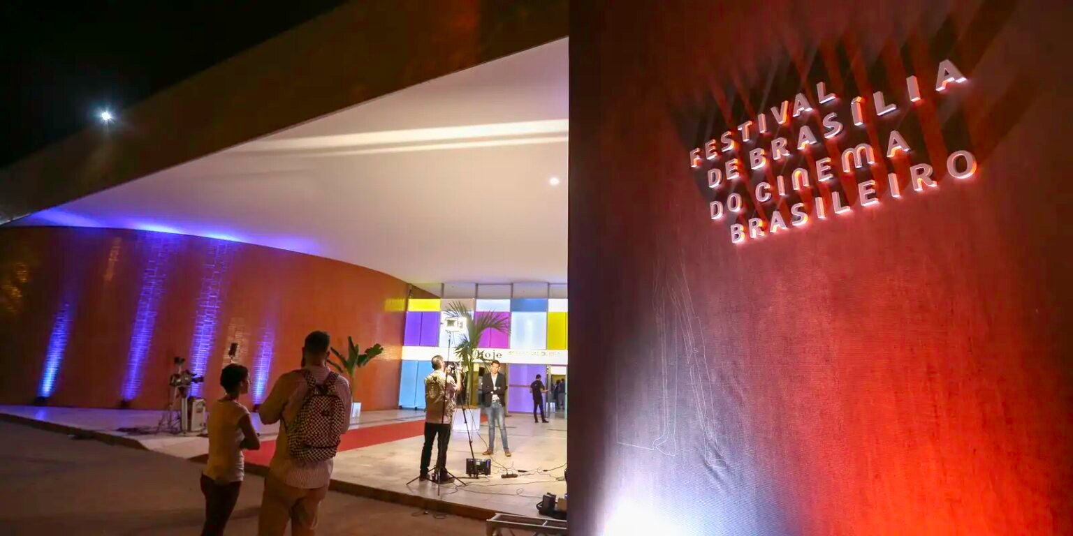 Festival de cinema de Brasília vive impasse; classe artística repudia fpzzb abr 140920187870