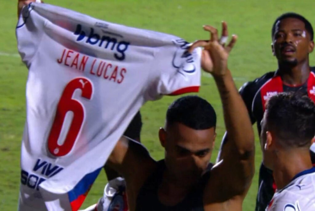 Jean Lucas nega desrespeito ao rival e comemora voltar a marcar gol em Ba-Vi jean lucas
