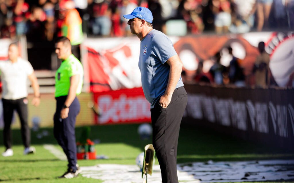 Ceni aprova atuação de Kike, critica gramado e diz que Bahia deveria ter feito mais gols rogerio ceni 1