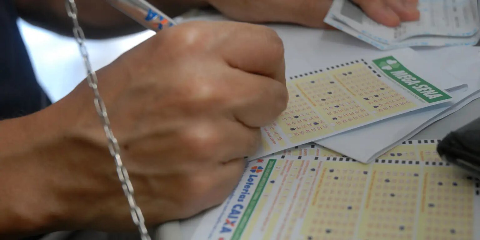 Mega-Sena acumula para R$ 41 milhões; confira os números sorteados adsc 0018