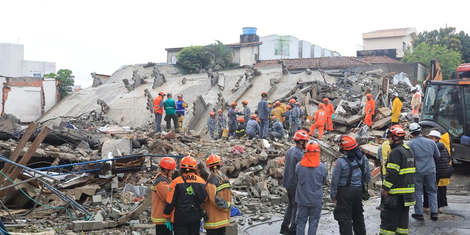 Chuvas deixam ao menos oito mortos na Grande São Paulo int9401