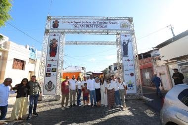 Governador Jerônimo Rodrigues participa de procissão de Nossa Senhora do Perpétuo Socorro em Jequié Foto20Rai20Vitor20GOVBA