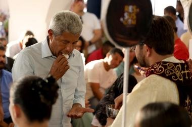 Governador Jerônimo Rodrigues participa de celebração em homenagem a Santa Teresa, em Ribeira do Pombal Foto20Thuane20MariaGOVBA2028729 0