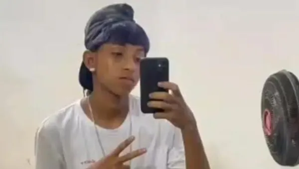 Adolescente de 17 anos é perseguido e executado a tiros no extremo sul da Bahia adolescente morto tiros eunapolis