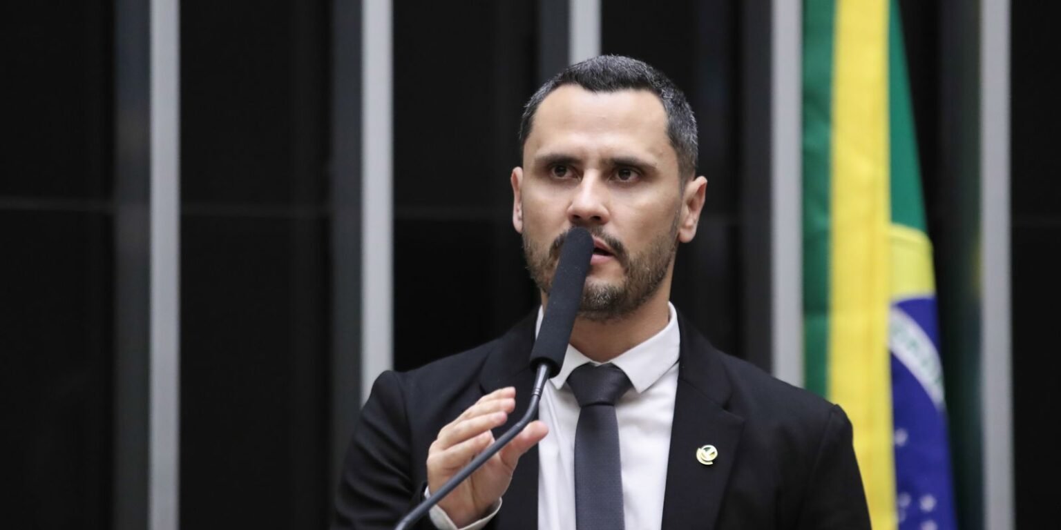 Cleitinho Azevedo é eleito governador de Minas Gerais no primeiro turn cleitinho mg 0