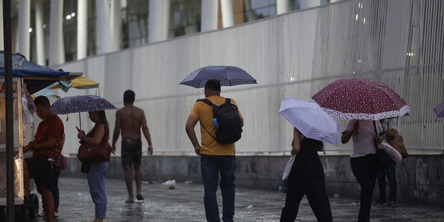 Chuva deve prevalecer no domingo de eleições no Rio d6a6795