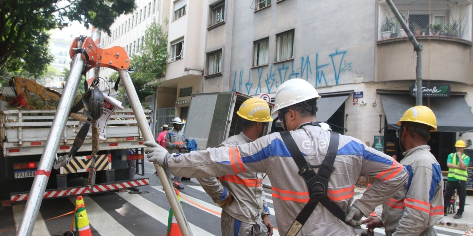 Procon multa Enel por falhas no fornecimento de energia img 7119