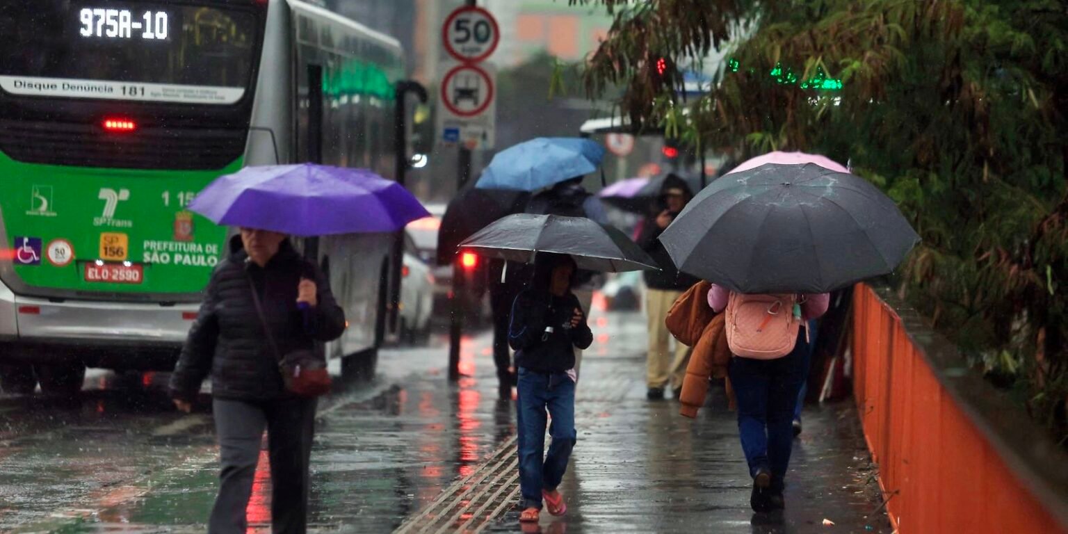 Fim de semana de eleição terá chuvas fortes no estado de São Paulo int8913