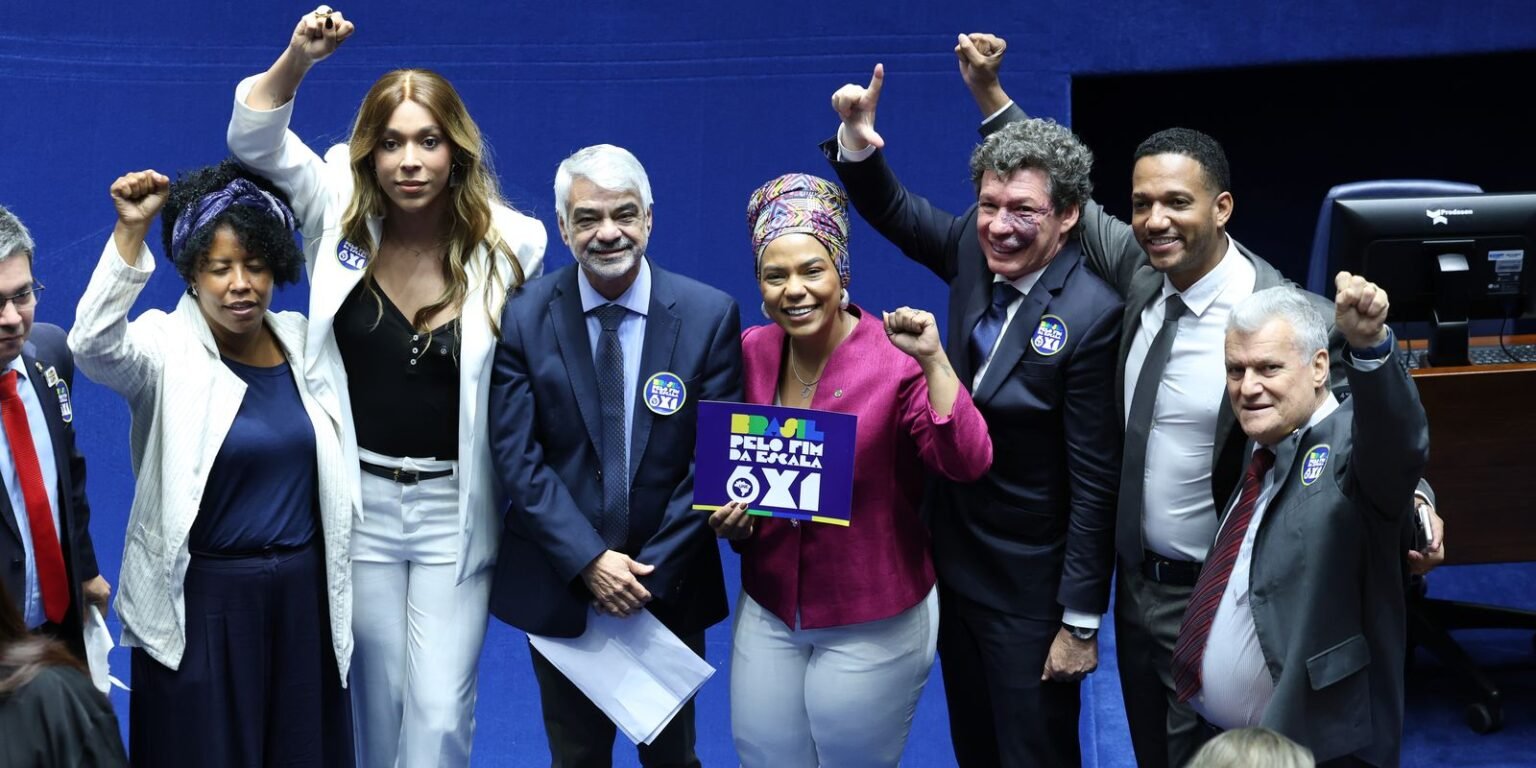 CUT elogia fim da “massacrante” 6×1; CNI quer revisar PEC aprovada sem titulo 2