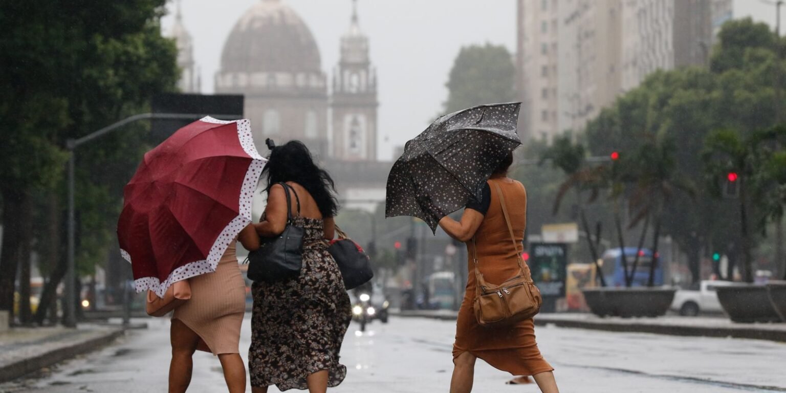 Defesa Civil Nacional mobiliza equipes para temporais no Sul e Sudeste temporalrj 1